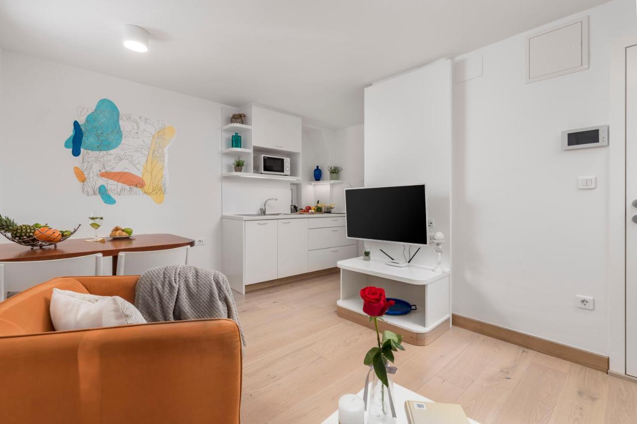 Beautiful Apartment House On The Seaside Ika Extérieur photo