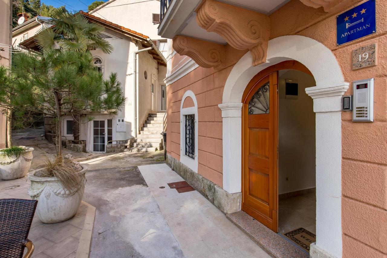Beautiful Apartment House On The Seaside Ika Extérieur photo