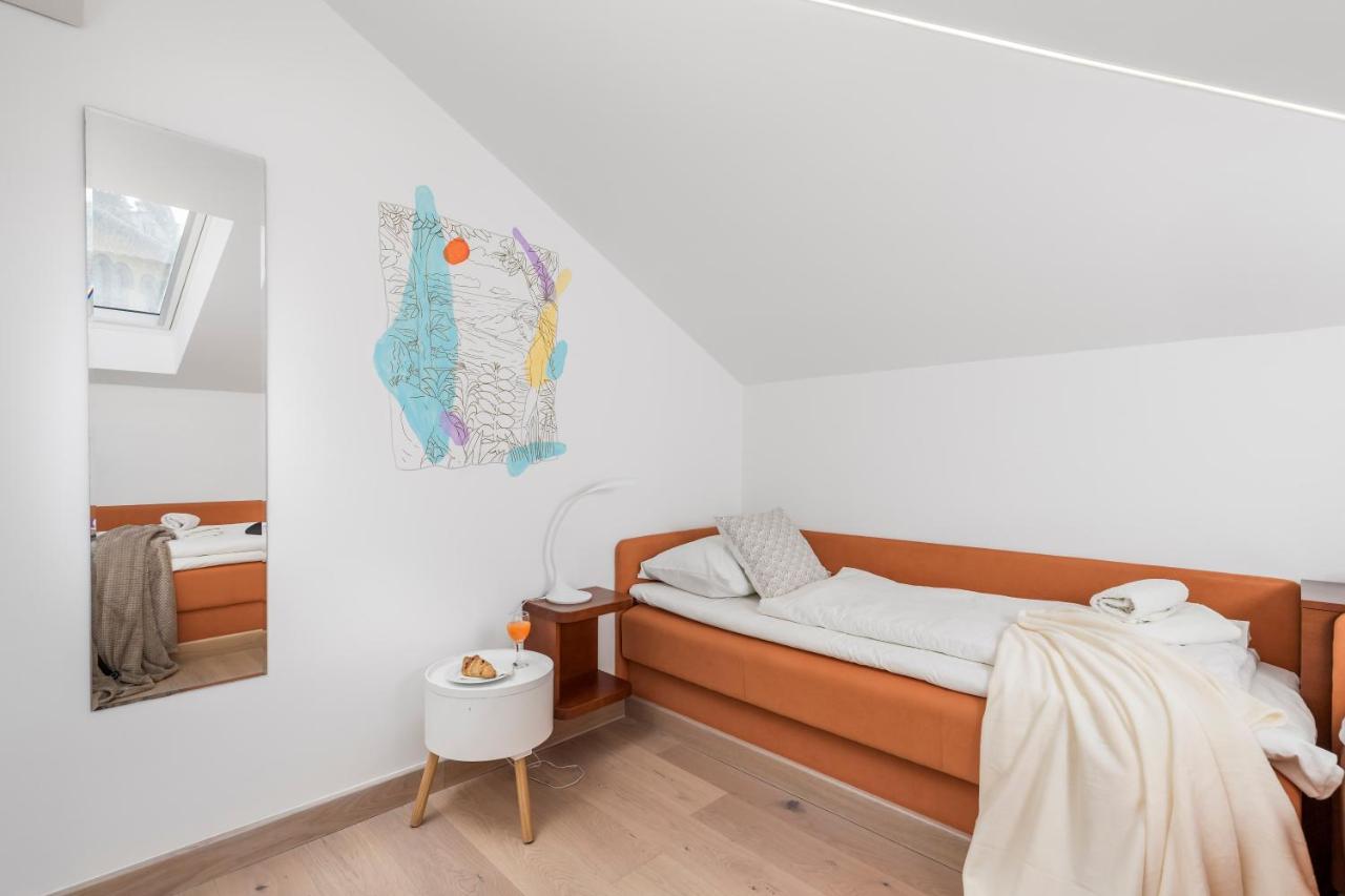 Beautiful Apartment House On The Seaside Ika Extérieur photo