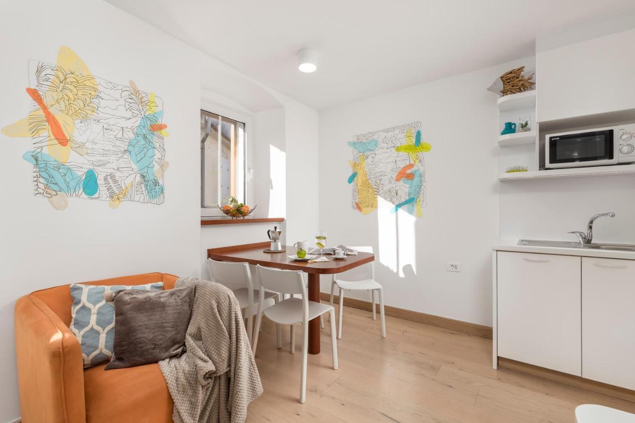Beautiful Apartment House On The Seaside Ika Extérieur photo