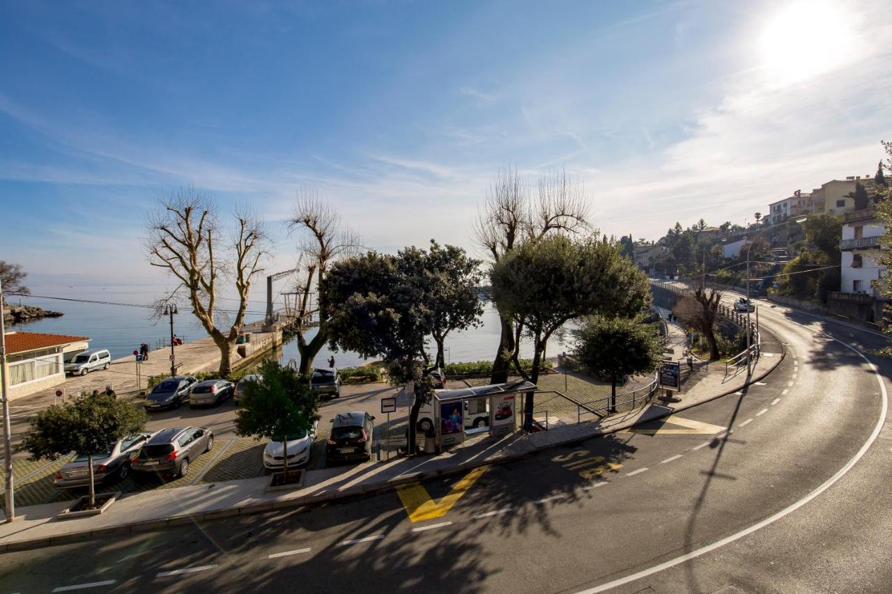 Beautiful Apartment House On The Seaside Ika Extérieur photo