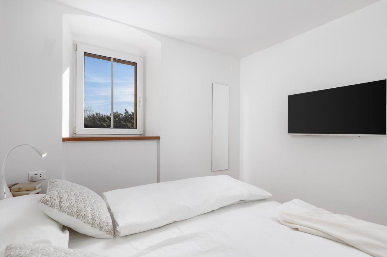 Beautiful Apartment House On The Seaside Ika Extérieur photo